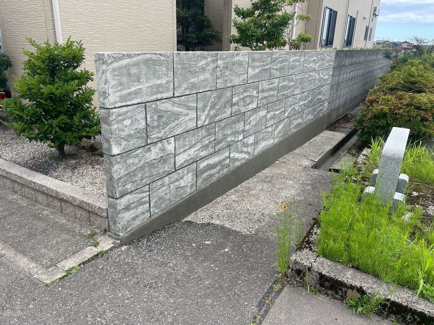 ブロック塀のローラーウォール施工